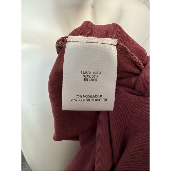 Adam Levine dress - Picture 4 of 7